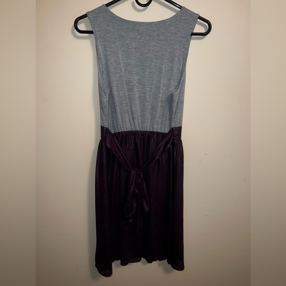 Dress - Picture 6 of 7